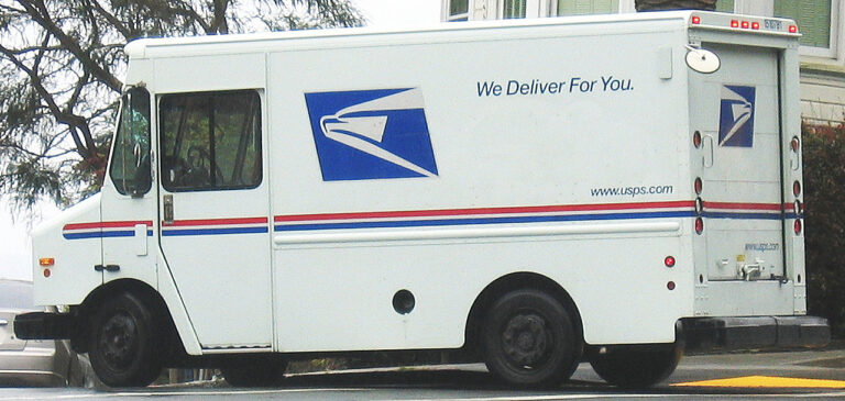 トランプ：郵便投票を困難にするために郵便公社を妨害する